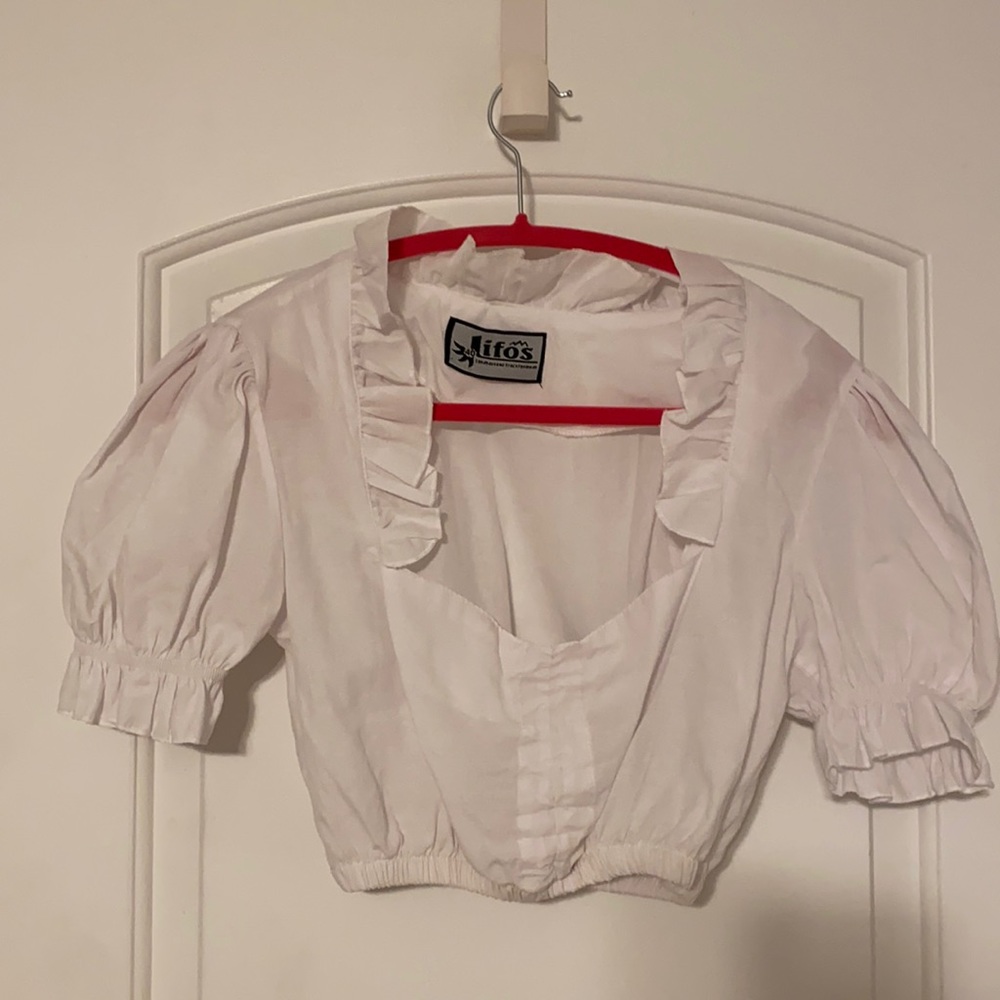 Cropped white puff sleeve top